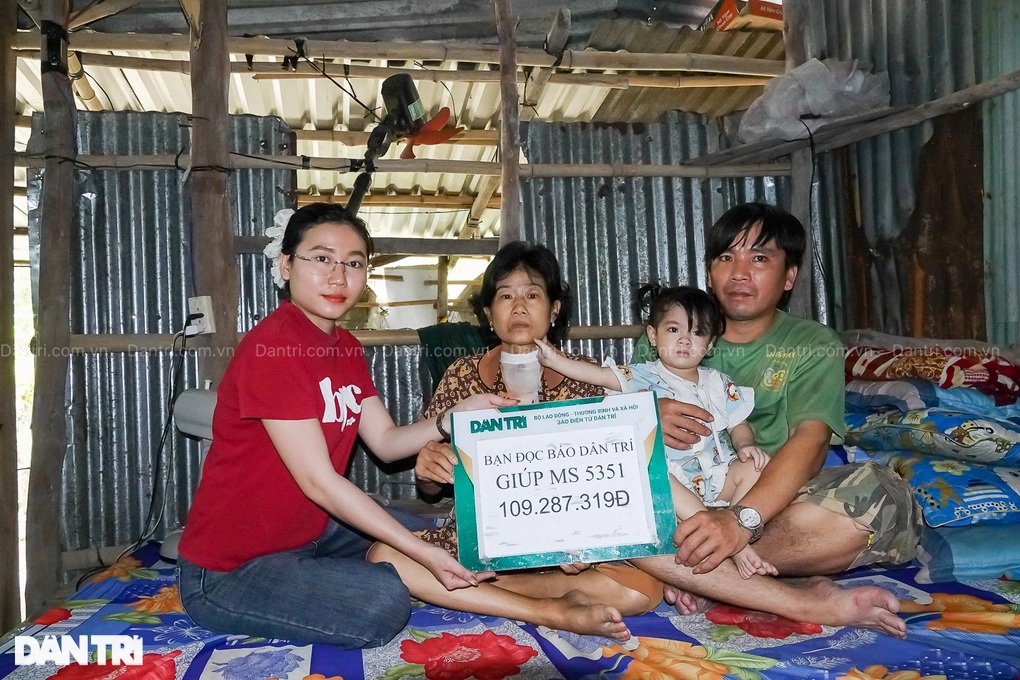 Chồng nuôi vợ suy thận, con thơ nheo nhóc được giúp hơn 109 triệu đồng - 1 Chồng nuôi vợ suy thận, con thơ nheo nhóc được giúp hơn 109 triệu đồng - 1