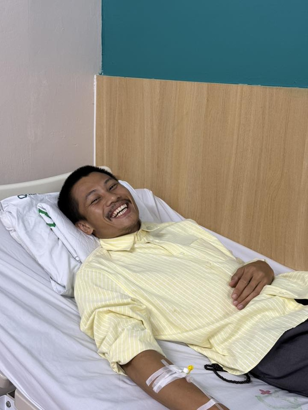 Anh Tạ phim Mưa đỏ nhập viện, vợ tiết lộ tình trạng sức khỏe - 1 Anh Tạ phim Mưa đỏ nhập viện, vợ tiết lộ tình trạng sức khỏe - 1