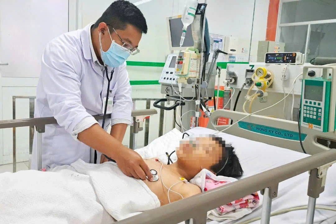 Hàng loạt ca đuối nước thương tâm: 2 cháu bé rơi xuống hồ trước nhà tử vong - 1