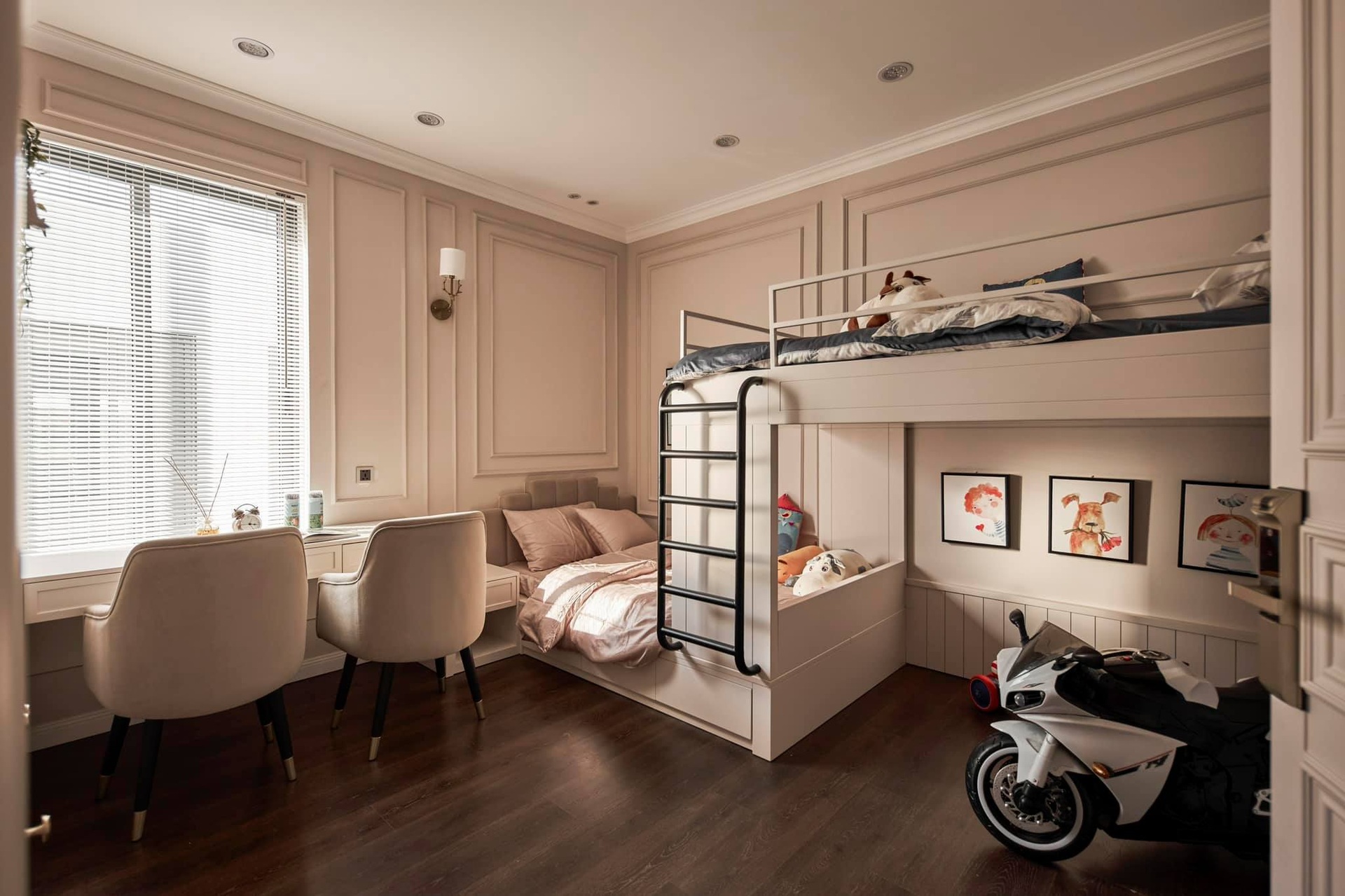 Căn biệt thự đẹp lung linh với nội thất màu Champagne, lạ mà cuốn hút - 11