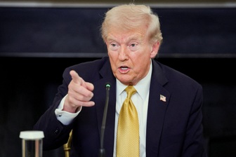 Nguồn cơn khiến Tổng thống Trump bất ngờ tung "cây gậy" trừng phạt Nga