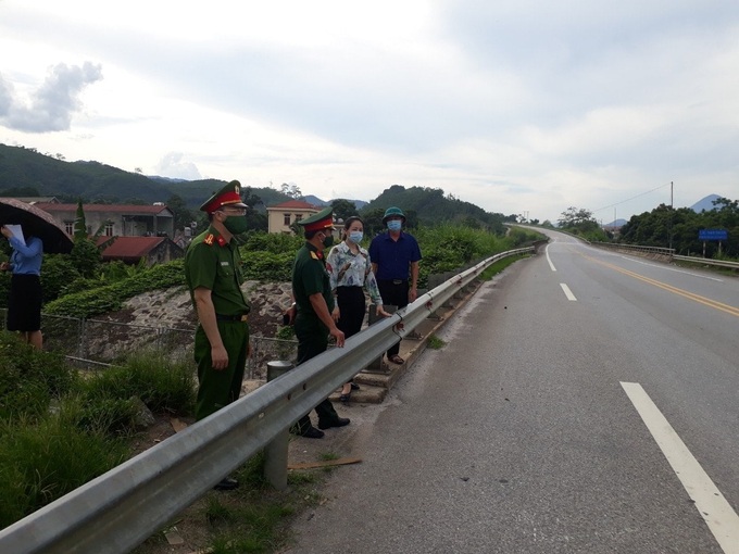 Văn Yên: Chủ động triển khai hiệu quả các chốt kiểm dịch tự quản dọc cao tốc Nội Bài - Lào Cai - Ảnh 3.