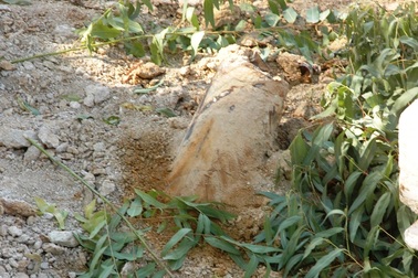 Quả bom "khủng" trong vườn nhà dân 6 ngày chưa được xử lý