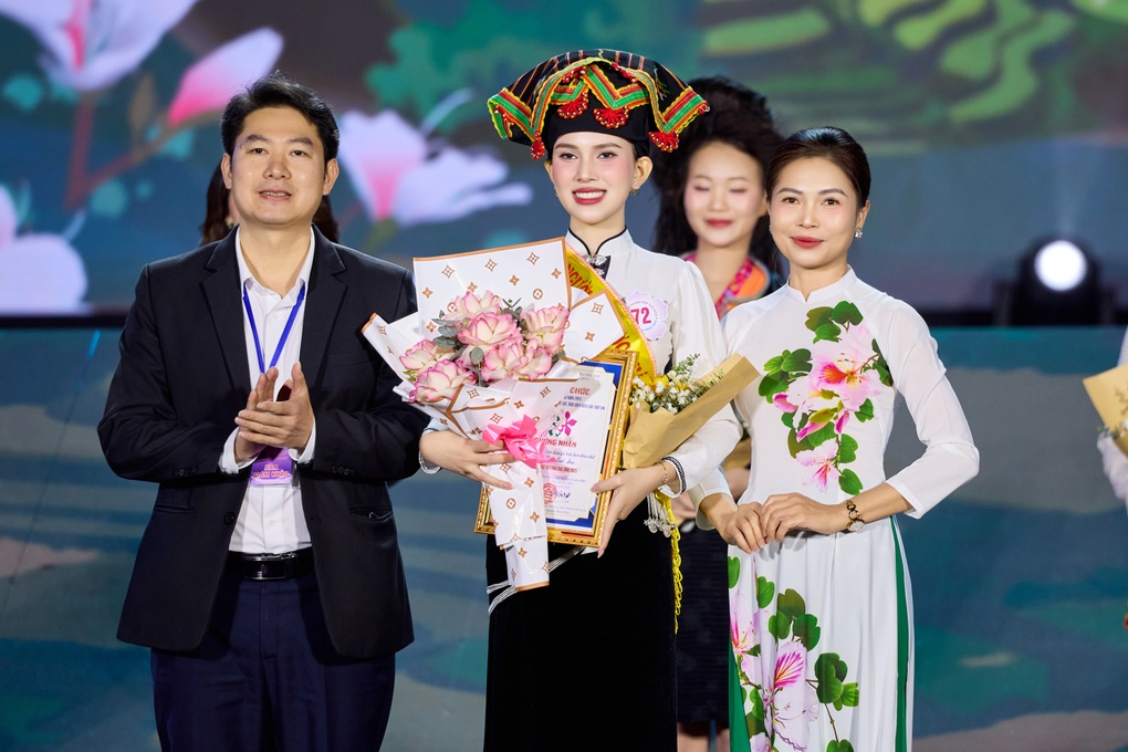 Người đẹp Hoa Ban 2025 Linh Đan: Tôi không có ý định can thiệp thẩm mỹ - 1 Người đẹp Hoa Ban 2025 Linh Đan: Tôi không có ý định can thiệp thẩm mỹ - 1