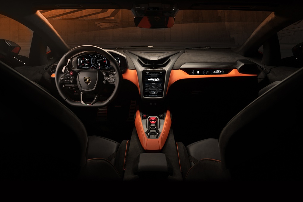 Revuelto LB744 đưa Lamborghini vào thế giới siêu xe trên 1.000 mã lực - 15 Revuelto LB744 đưa Lamborghini vào thế giới siêu xe trên 1.000 mã lực - 15