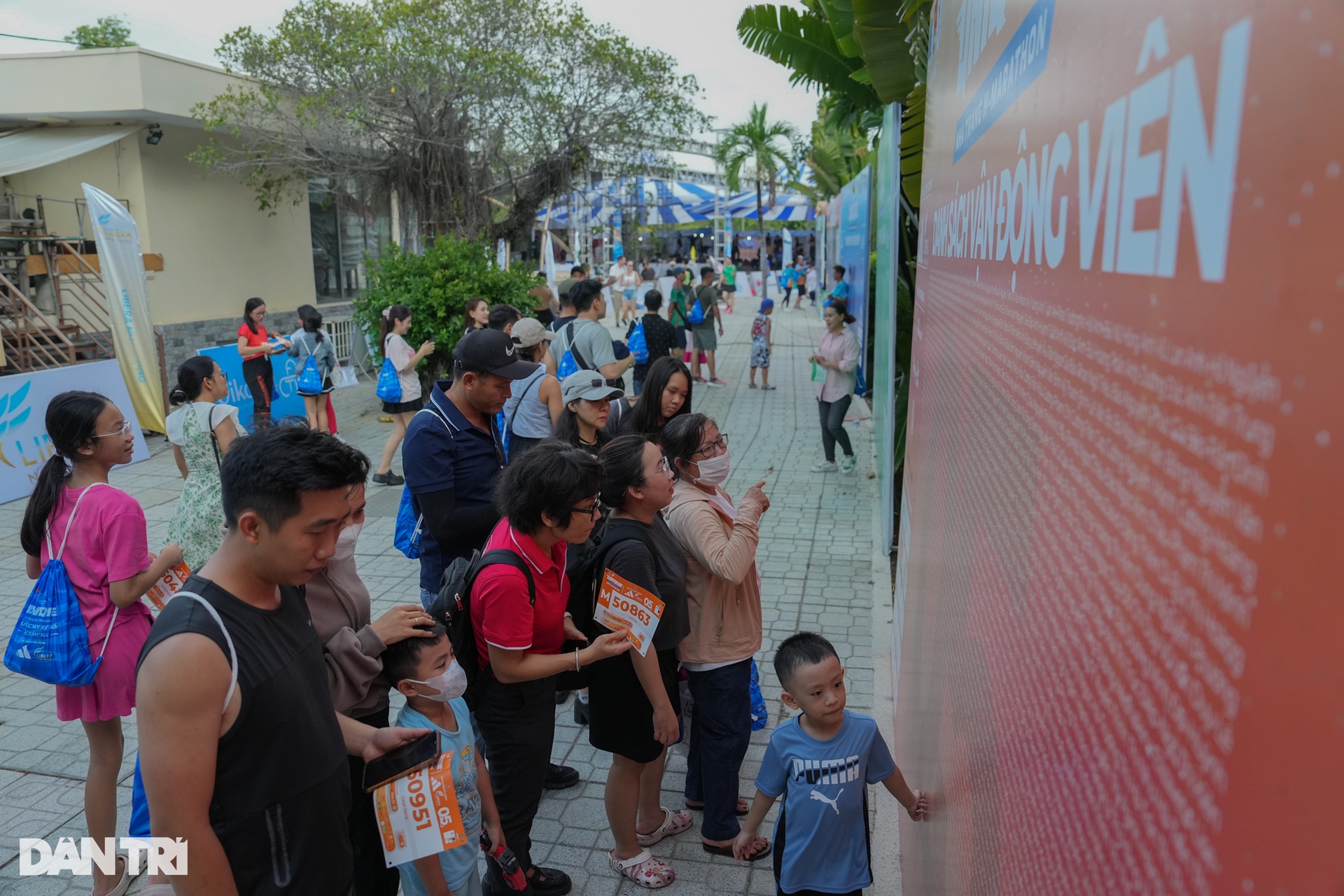 Hàng nghìn runner hào hứng nhận bib ở Unique Nha Trang H-Marathon - 3 Hàng nghìn runner hào hứng nhận bib ở Unique Nha Trang H-Marathon - 3