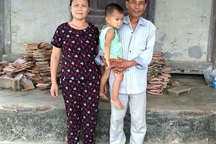 Người phụ nữ nghèo tìm đến tận nhà người đánh rơi tiền để trả lại