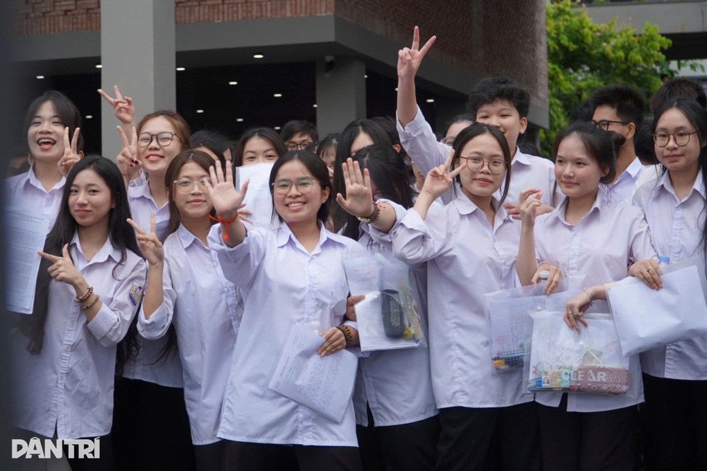 Hà Tĩnh đứng đầu về tỷ lệ điểm 10 môn toán, ngành giáo dục nói gì? - 1