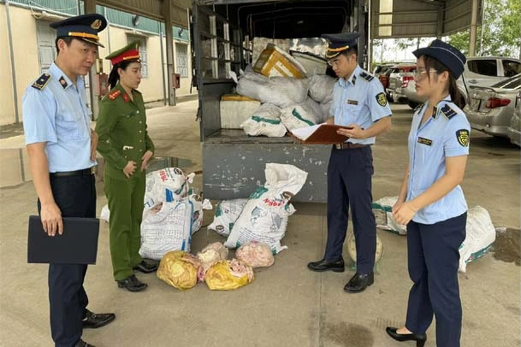 Chở 1,6 tấn bì lợn bẩn từ Hải Dương vào Thanh Hóa tiêu thụ - 1