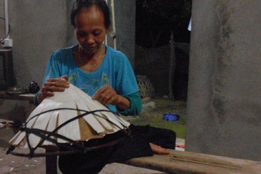 Mẹ và con sống bằng 10 nghìn đồng