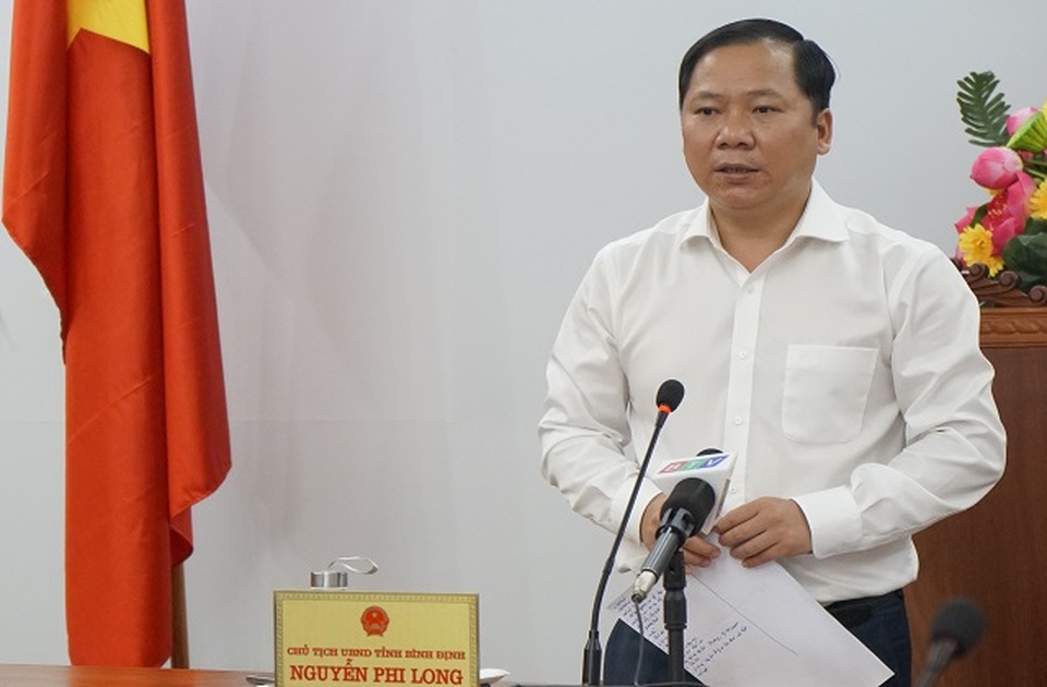 Xử lý nghiêm người dân ra đường tụ tập không đeo khẩu trang - 1 Xử lý nghiêm người dân ra đường tụ tập không đeo khẩu trang - 1