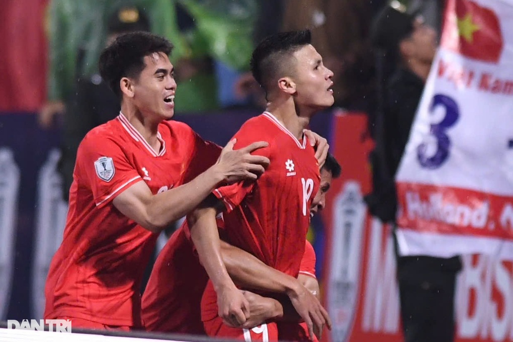 Quang Hải lập công, đội tuyển Việt Nam thắng nhẹ Indonesia - 2 Quang Hải lập công, đội tuyển Việt Nam thắng nhẹ Indonesia - 2