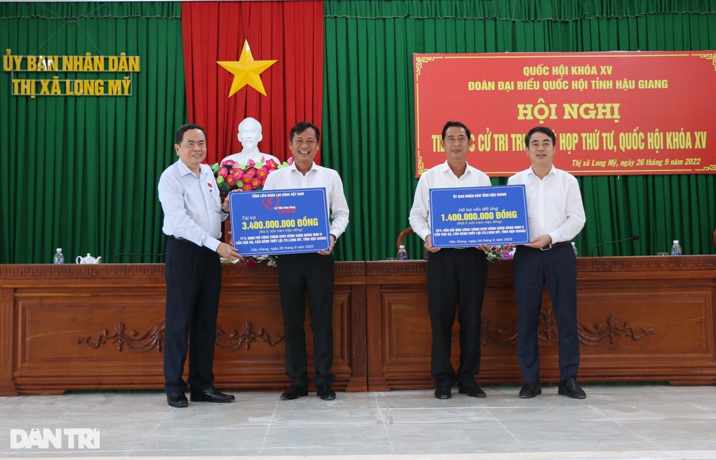 Ông Trần Thanh Mẫn gợi mở nhiều giải pháp để phát triển tỉnh Hậu Giang - 5 Ông Trần Thanh Mẫn gợi mở nhiều giải pháp để phát triển tỉnh Hậu Giang - 5