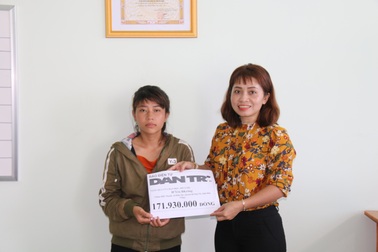 Bạn đọc Dân trí giúp đỡ bé trai bị não úng thủy gần 212 triệu đồng