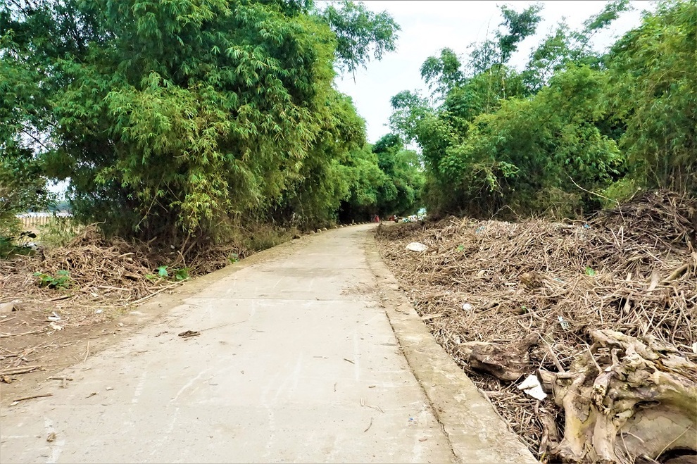 Hà bá phá nát bờ kè, dân lo sợ mất đường vào làng - 10 Hà bá phá nát bờ kè, dân lo sợ mất đường vào làng - 10