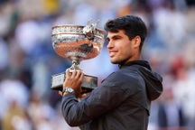 Carlos Alcaraz lần đầu vô địch Roland Garros