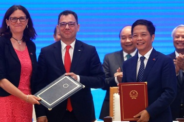 Việt Nam có thể vượt Trung Quốc trở thành công xưởng thế giới nhờ EVFTA?