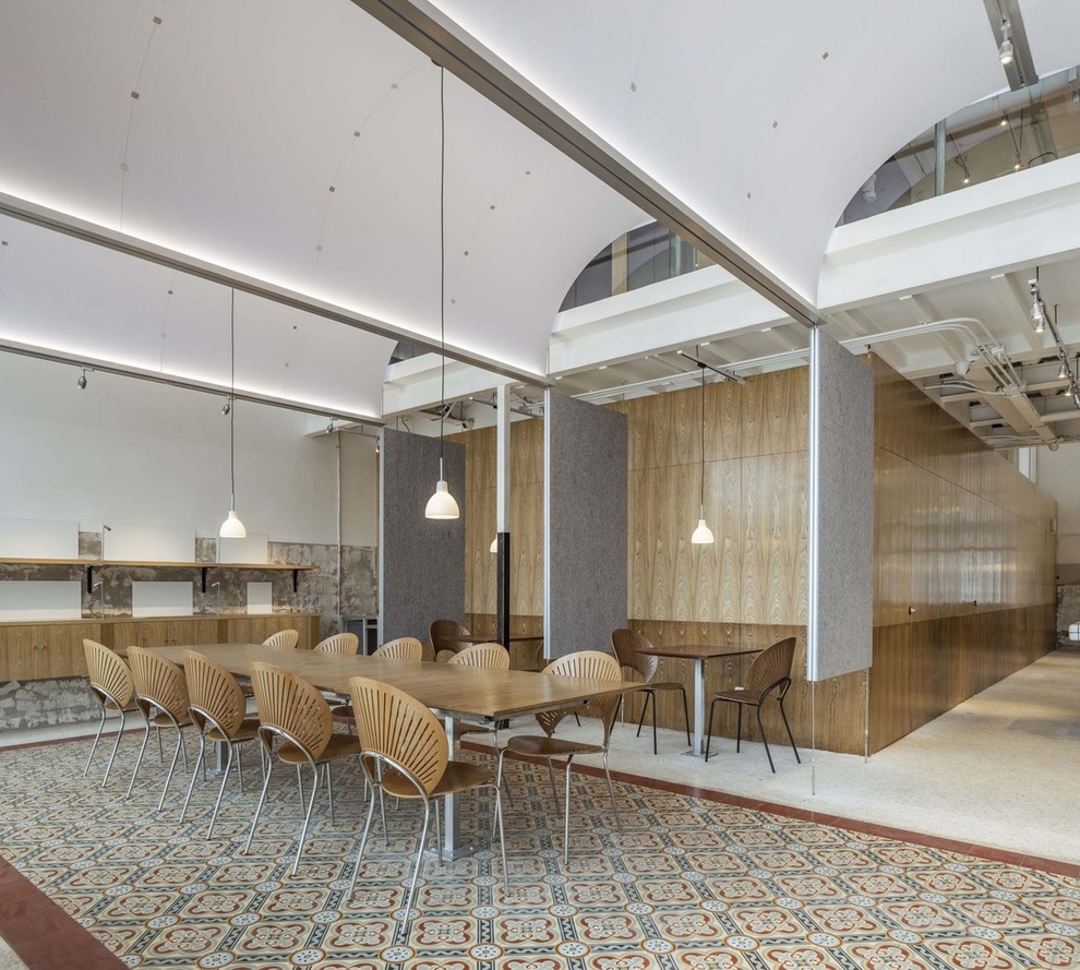 Quán cà phê phân chia không gian độc lạ, càng vào trong càng bất ngờ - 14 Quán cà phê phân chia không gian độc lạ, càng vào trong càng bất ngờ - 14