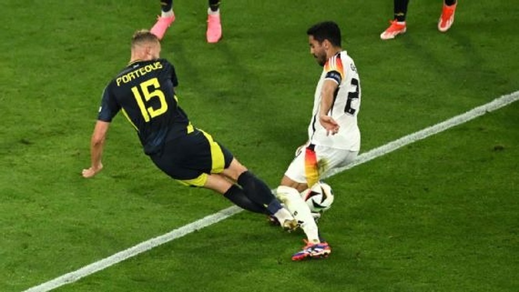 Triệt hạ Gundogan, cầu thủ Scotland bị cấm thi đấu hết vòng bảng Euro 2024 - 1 Triệt hạ Gundogan, cầu thủ Scotland bị cấm thi đấu hết vòng bảng Euro 2024 - 1
