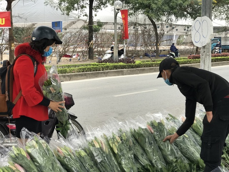 Rau củ thối nát vứt đầy ruộng, 700.000 con gà khóc thét chờ... được bán! - 3 Rau củ thối nát vứt đầy ruộng, 700.000 con gà khóc thét chờ... được bán! - 3