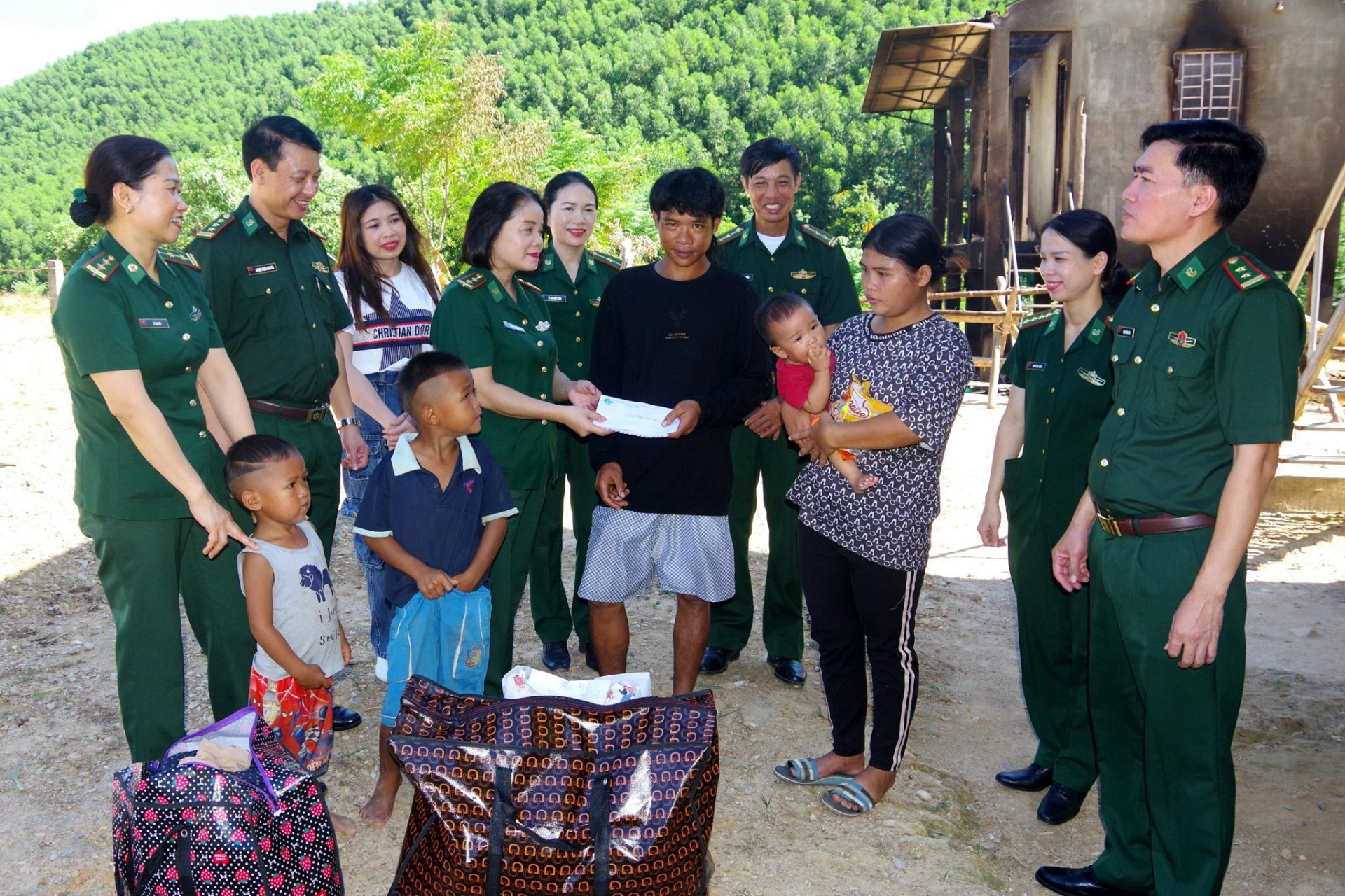 Cuộc chiến đẩy lùi hôn nhân cận huyết của tộc người tưởng như tuyệt chủng - 3 Cuộc chiến đẩy lùi hôn nhân cận huyết của tộc người tưởng như tuyệt chủng - 3