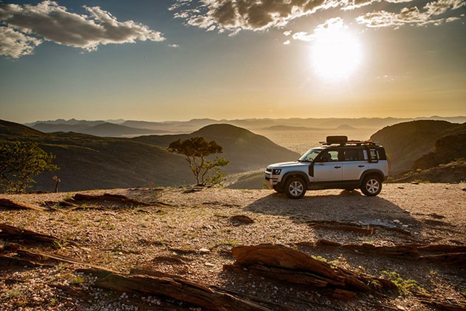 Land Rover Defender thế hệ mới xuất hiện tại Việt Nam - 17 Land Rover Defender thế hệ mới xuất hiện tại Việt Nam - 17