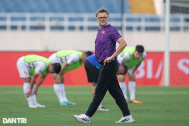 Chuyên gia: "HLV Troussier không thay đổi, đội tuyển Việt Nam còn thua nữa"