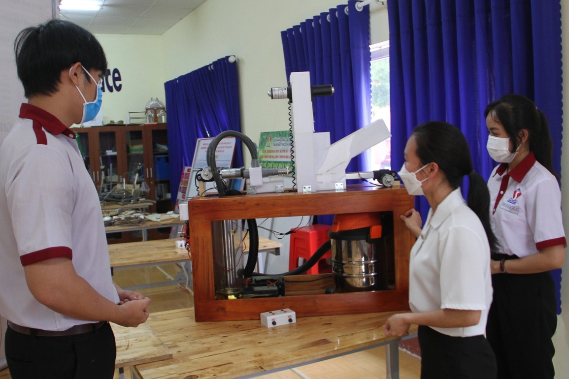 Dự án khoa học kỹ thuật của học sinh phố núi được chọn đi thi quốc tế - 1 Dự án khoa học kỹ thuật của học sinh phố núi được chọn đi thi quốc tế - 1