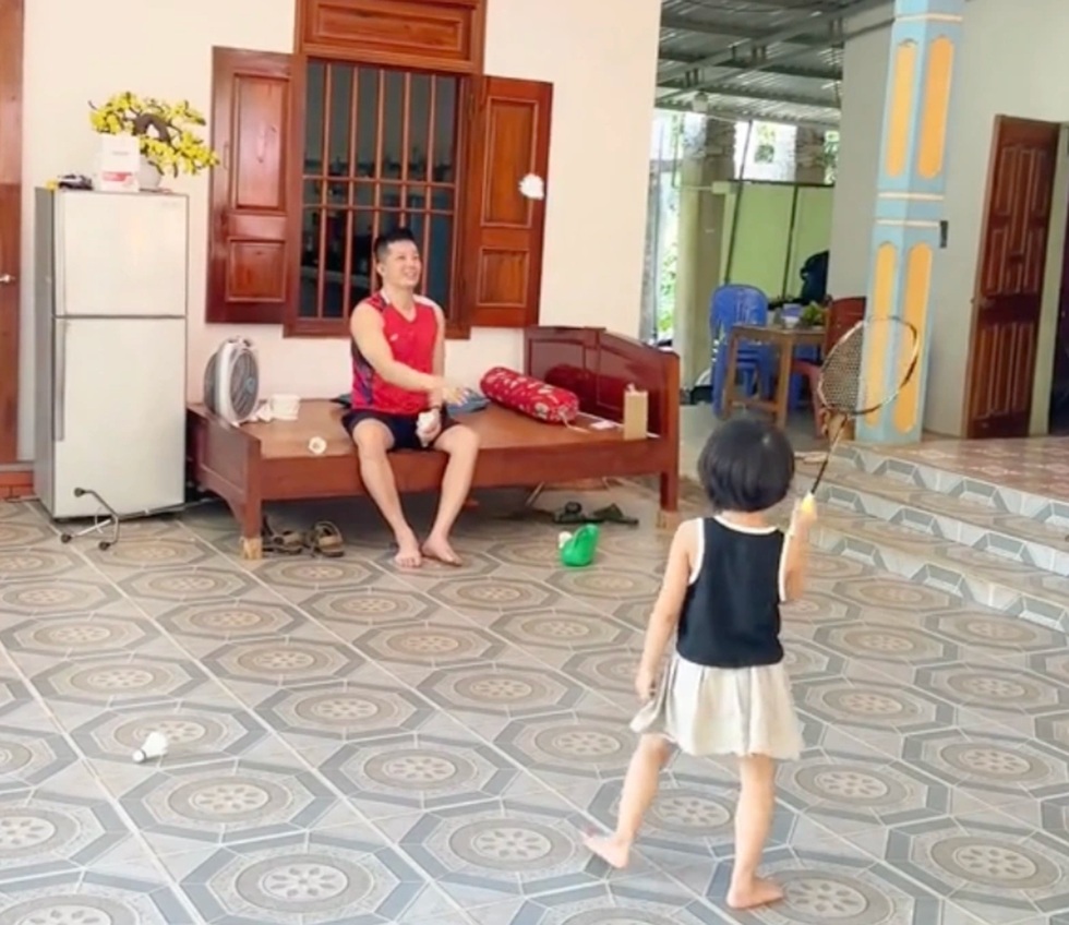 8 tháng kéo chồng trở về từ cửa tử của người vợ trẻ ở Ninh Bình - 6 8 tháng kéo chồng trở về từ cửa tử của người vợ trẻ ở Ninh Bình - 6