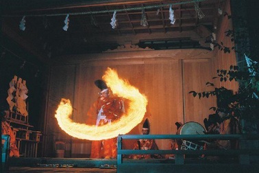 Sức nóng của hai lễ hội lửa ở Nhật Bản dịp cuối năm