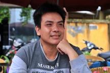 Người "vô hình" hạnh phúc nhận Giấy khai sinh sau 30 năm chờ đợi