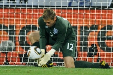 “Robert Green không phán đoán đúng tốc độ quả bóng”