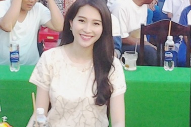 Hoa hậu Đặng Thu Thảo về quê dự Festival Đờn ca tài tử 