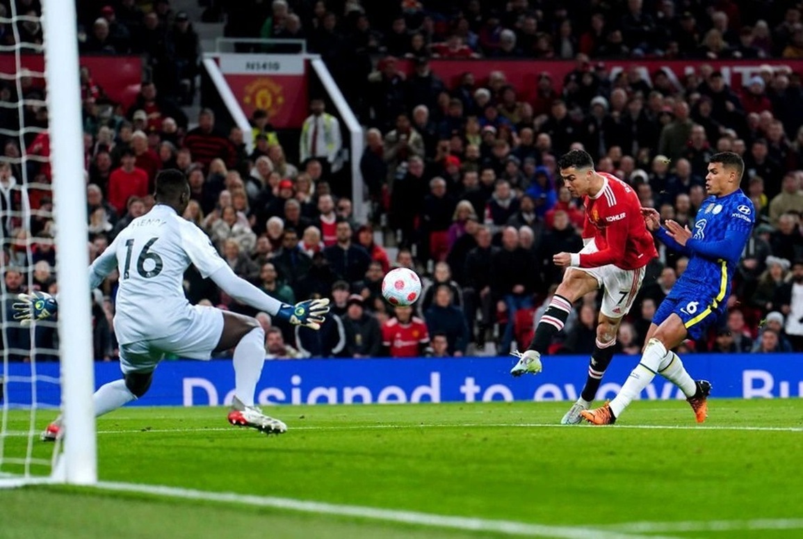 Cổ động viên tẩy chay Man Utd, C.Ronaldo vẫn nói điều bất ngờ - 2 Cổ động viên tẩy chay Man Utd, C.Ronaldo vẫn nói điều bất ngờ - 2