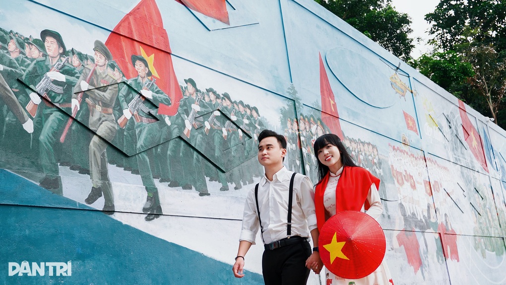 TPHCM đón hơn 1,4 triệu lượt khách, doanh thu 4.140 tỷ đồng dịp 2/9 - 1 TPHCM đón hơn 1,4 triệu lượt khách, doanh thu 4.140 tỷ đồng dịp 2/9 - 1