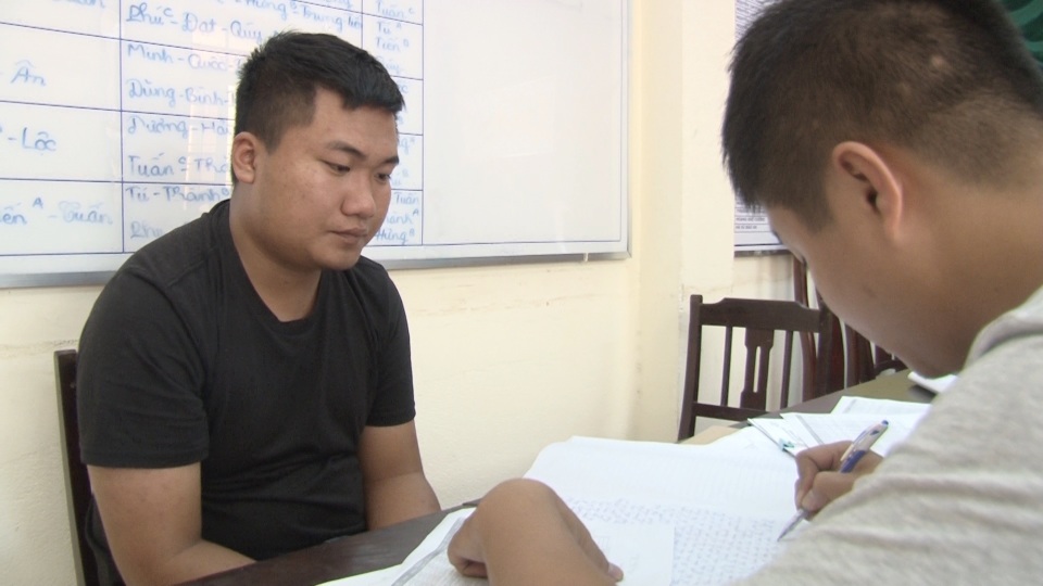 Truy quét 2 nhóm tín dụng “đen” cho vay nặng lãi đến… 730%/năm - 4 Truy quét 2 nhóm tín dụng “đen” cho vay nặng lãi đến… 730%/năm - 4