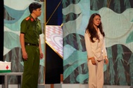 Công an TP Hà Nội công diễn vở "Ngược chiều bình an" tôn vinh lính cứu hỏa