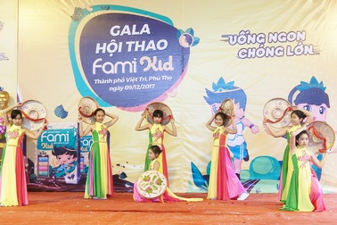 Tưng bừng Gala chung kết hội thao FAMI KID 2017