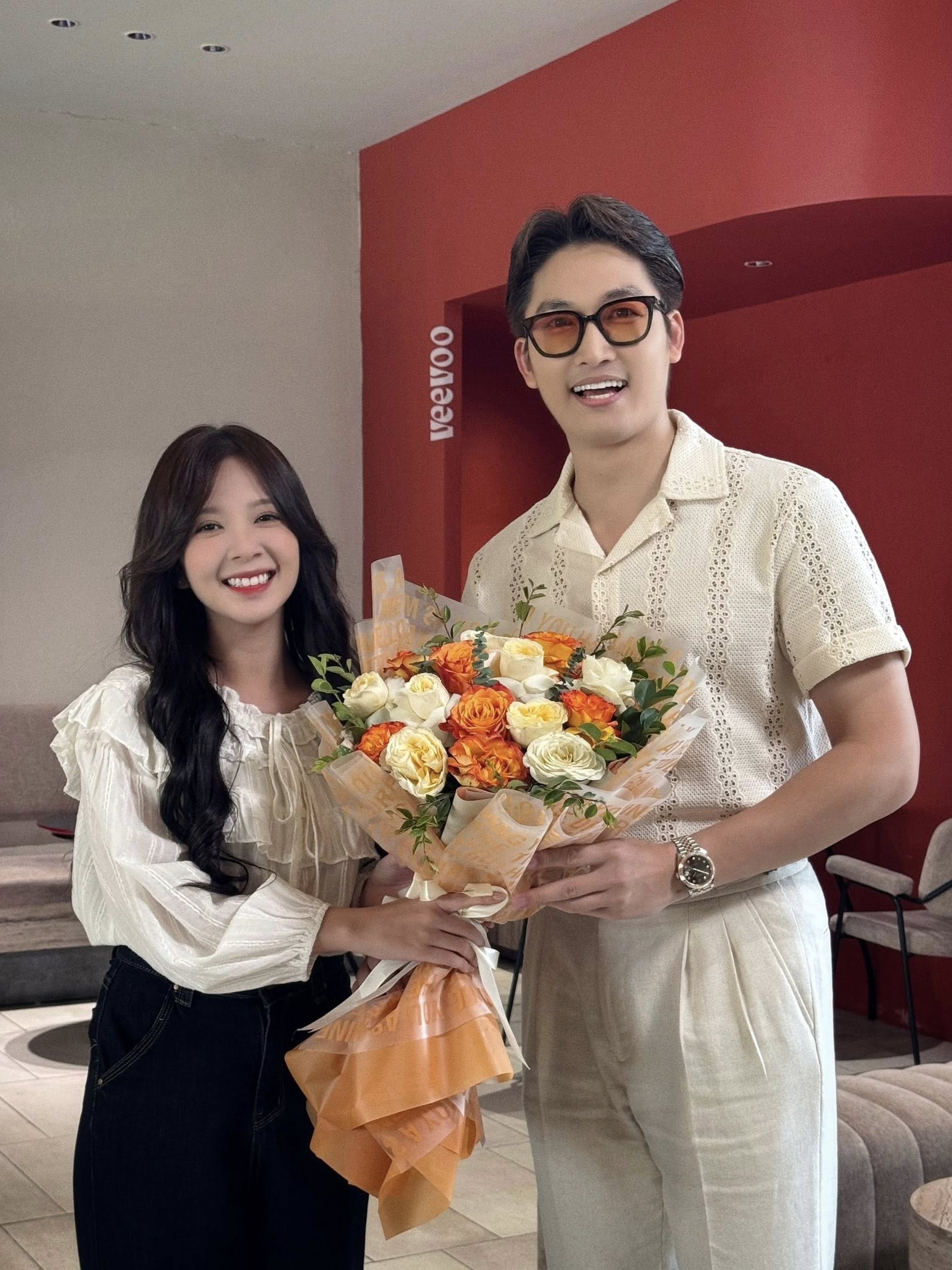 Đình Tú - Ngọc Huyền: Từ bí mật hẹn hò đến công khai đăng ký kết hôn - 4 Đình Tú - Ngọc Huyền: Từ bí mật hẹn hò đến công khai đăng ký kết hôn - 4