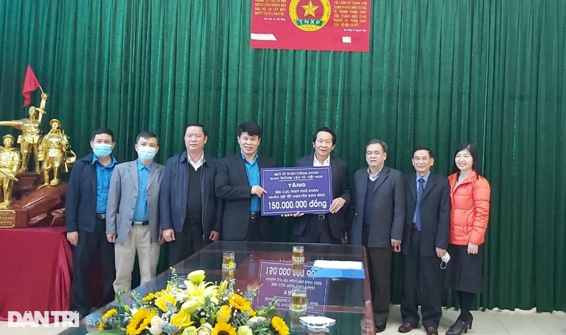 Tết đến sớm với 300 cựu thanh niên xung phong đặc biệt khó khăn - 1 Tết đến sớm với 300 cựu thanh niên xung phong đặc biệt khó khăn - 1