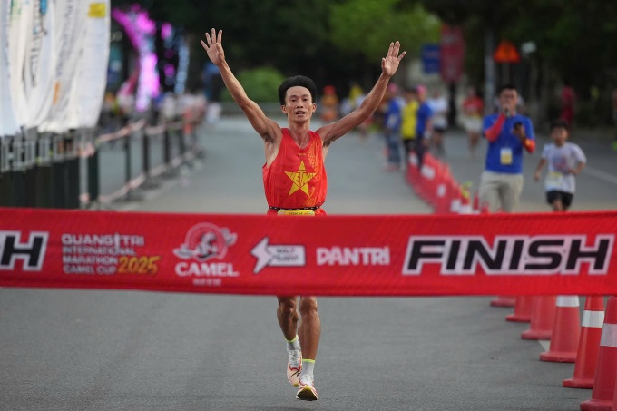 Quang Tri International Marathon 2025៖ តើម្ចាស់ជើងឯកនិយាយអ្វីខ្លះ? - ៥ Quảng Trị International Marathon 2025: Các nhà vô địch nói gì? - 5