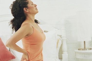 Đau lưng: Nghỉ ngơi hay luyện tập tốt hơn?