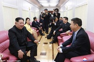 Bức ảnh hiếm hoi bên trong đoàn tàu kiên cố của ông Kim Jong-un