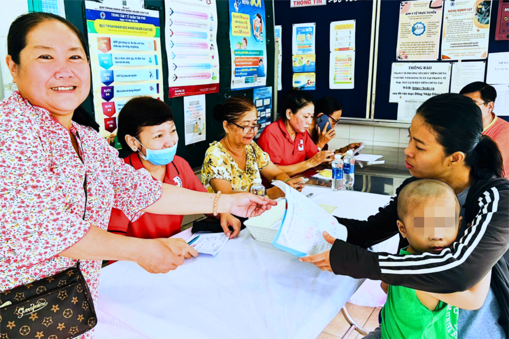 TPHCM: Nhiều trẻ nguy cơ cao được tiêm vaccine sởi trong 2 ngày nghỉ lễ 2/9 - 2 TPHCM: Nhiều trẻ nguy cơ cao được tiêm vaccine sởi trong 2 ngày nghỉ lễ 2/9 - 2