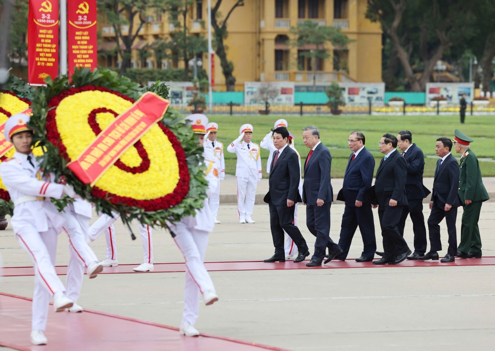 Lãnh đạo Đảng, Nhà nước vào Lăng viếng Chủ tịch Hồ Chí Minh - 1 Lãnh đạo Đảng, Nhà nước vào Lăng viếng Chủ tịch Hồ Chí Minh - 1