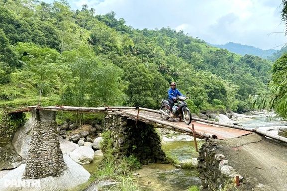 Người dân nơi "nóc nhà Đông Bắc" và nỗi ám ảnh khi lũ dữ, mưa về
