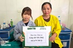 Hơn 202 triệu đồng bạn đọc Dân trí hỗ trợ mẹ nghèo chữa bệnh cho con