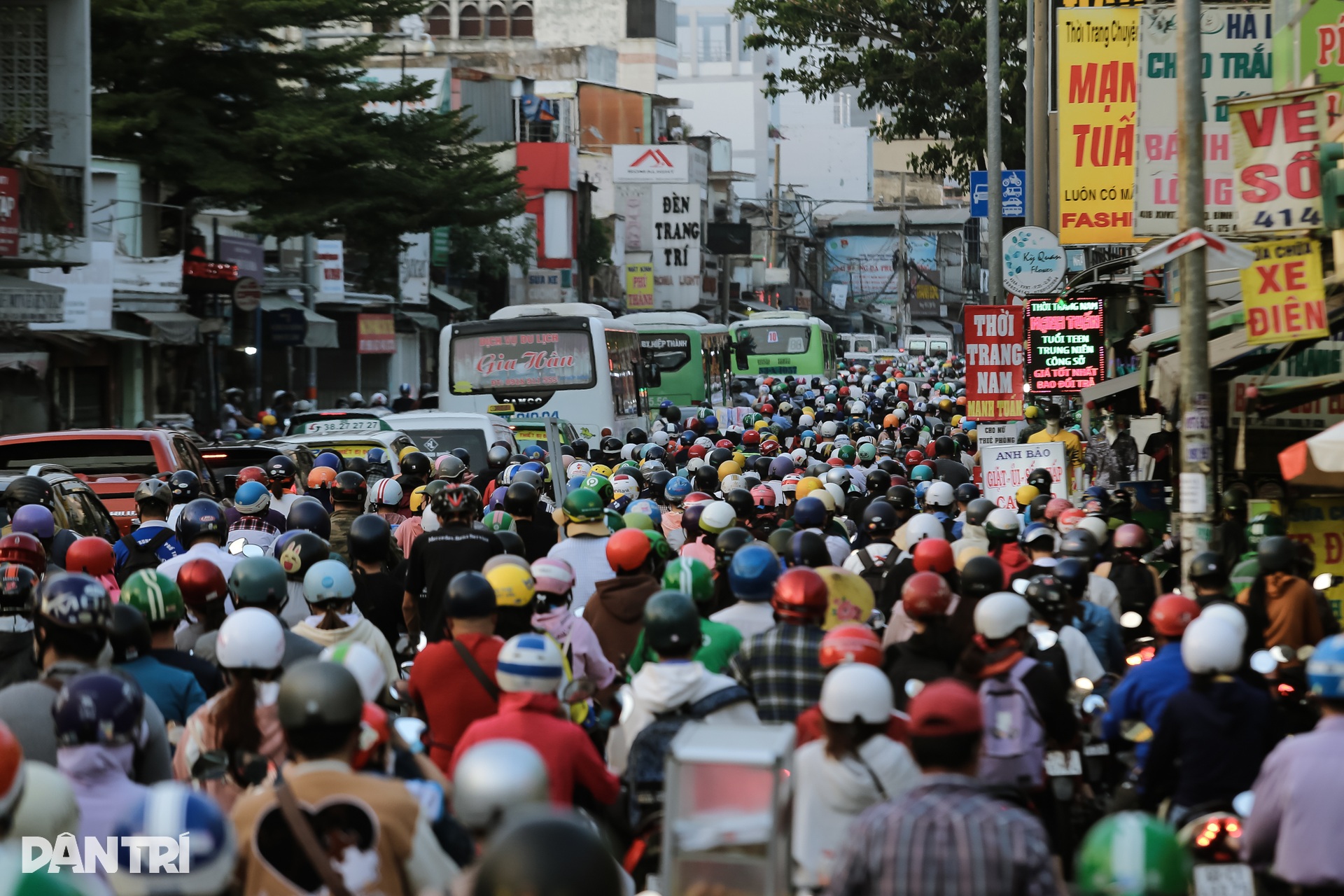 Kẹt xe bủa vây cửa ngõ Đông Bắc TPHCM - 6 Kẹt xe bủa vây cửa ngõ Đông Bắc TPHCM - 6