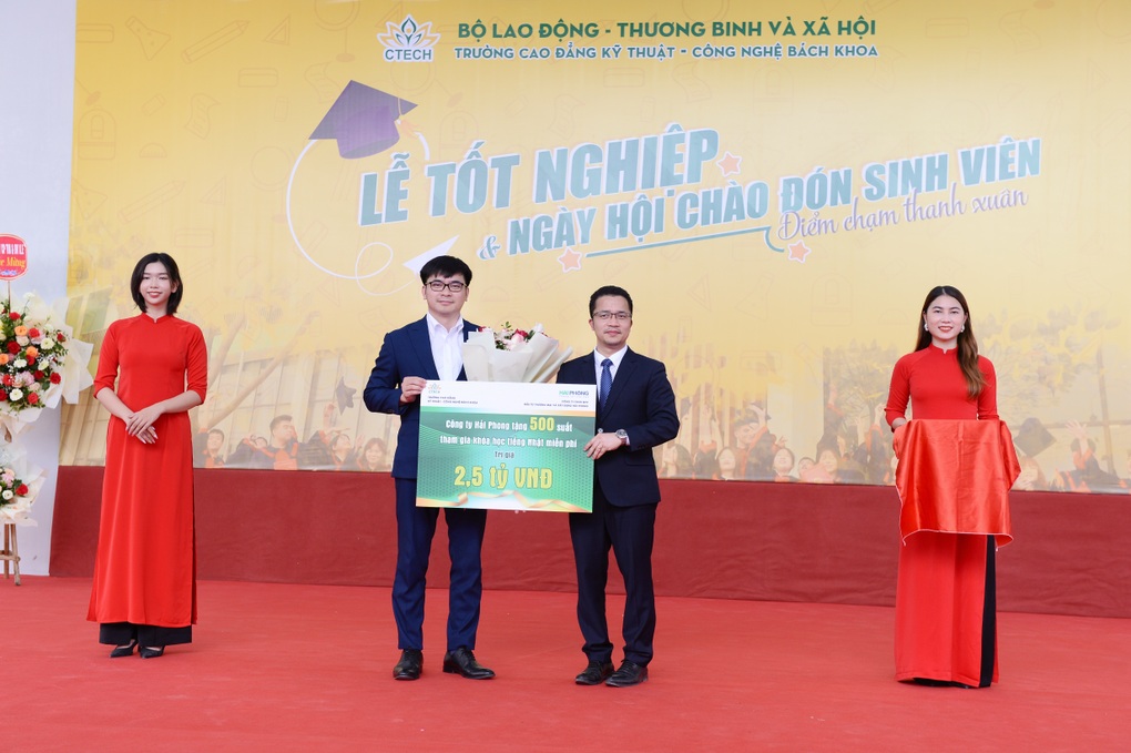 Trường Cao đẳng Kỹ thuật - Công nghệ Bách Khoa đón gần 1.500 tân sinh viên - 3 Trường Cao đẳng Kỹ thuật - Công nghệ Bách Khoa đón gần 1.500 tân sinh viên - 3