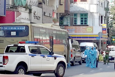 Đưa đi cách ly 35 người Trung Quốc nghi nhập cảnh trái phép vào TPHCM